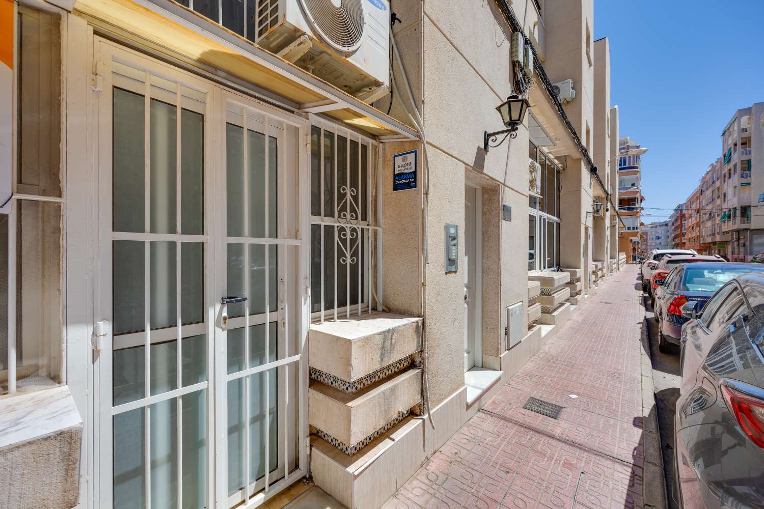 Fully renovated 1-bedroom apartment with communal pool just 530 metres from the sea