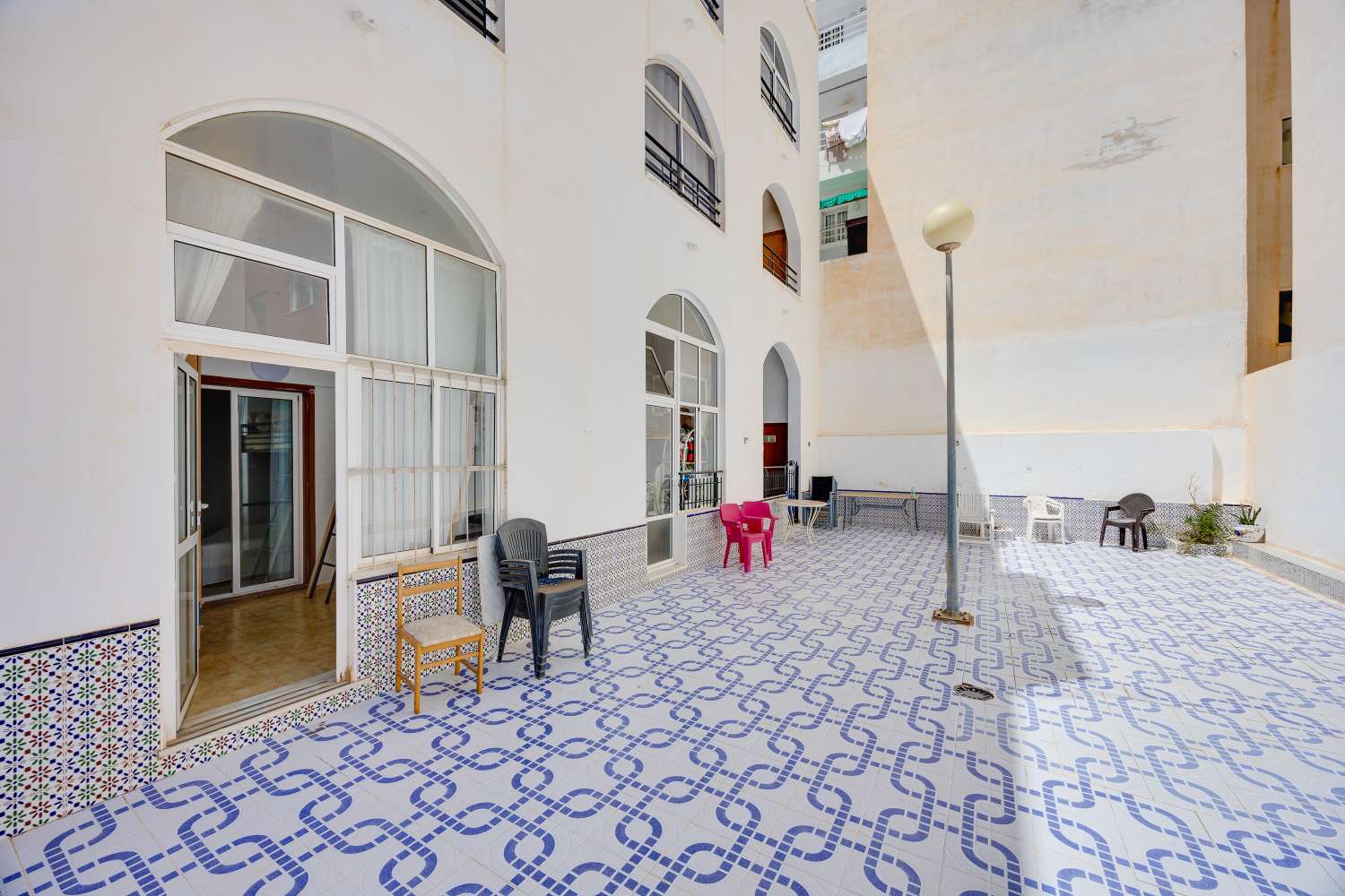 Fully renovated 1-bedroom apartment with communal pool just 530 metres from the sea