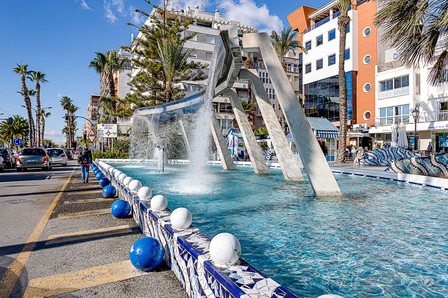 Fully renovated 1-bedroom apartment with communal pool just 530 metres from the sea