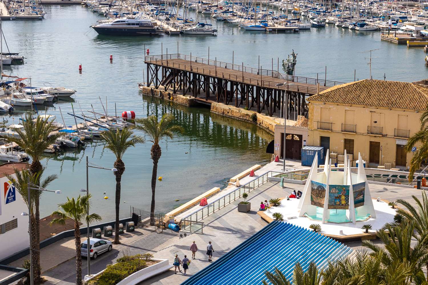 Fully renovated 1-bedroom apartment with communal pool just 530 metres from the sea