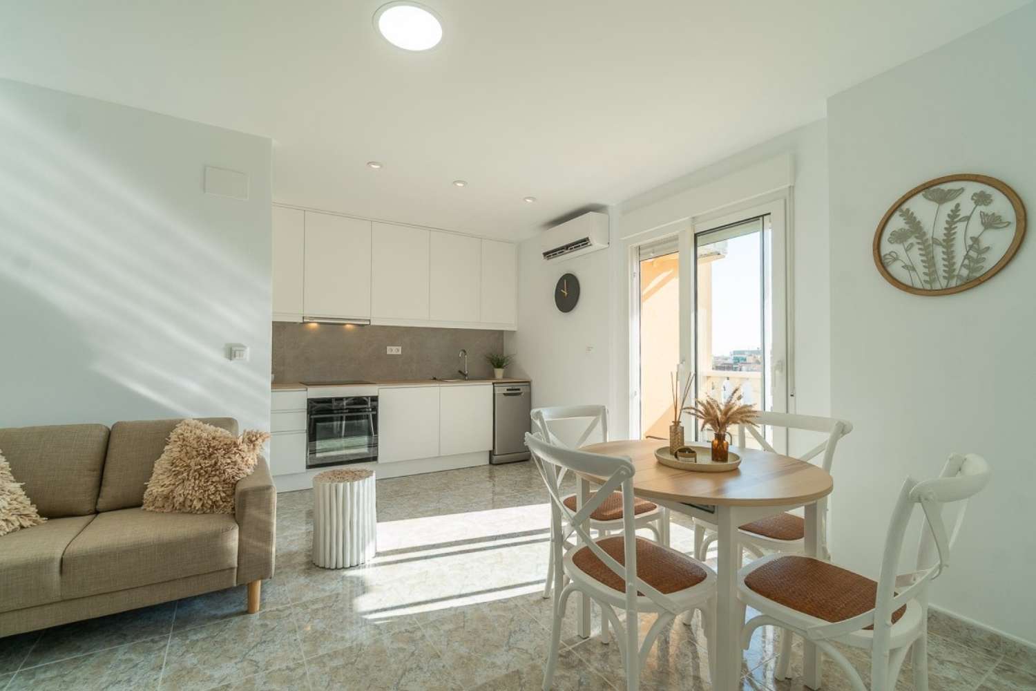 Fully renovated apartment in La Mata – just a few steps from the beach