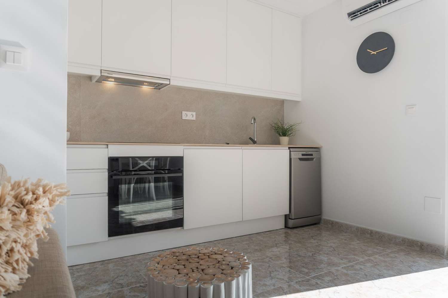 Fully renovated apartment in La Mata – just a few steps from the beach