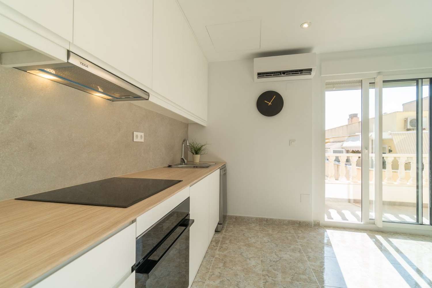 Fully renovated apartment in La Mata – just a few steps from the beach