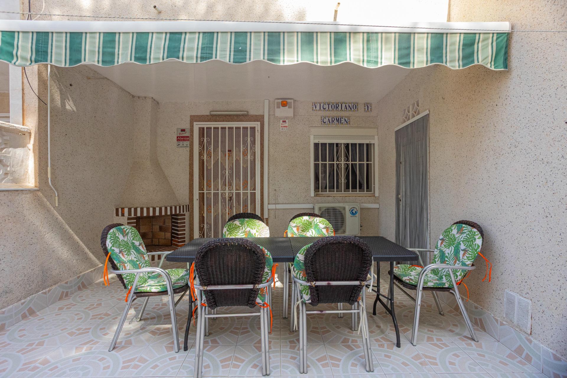 Ground-floor bungalow with terrace 400 metres from Los Náufragos beach – Torrevieja