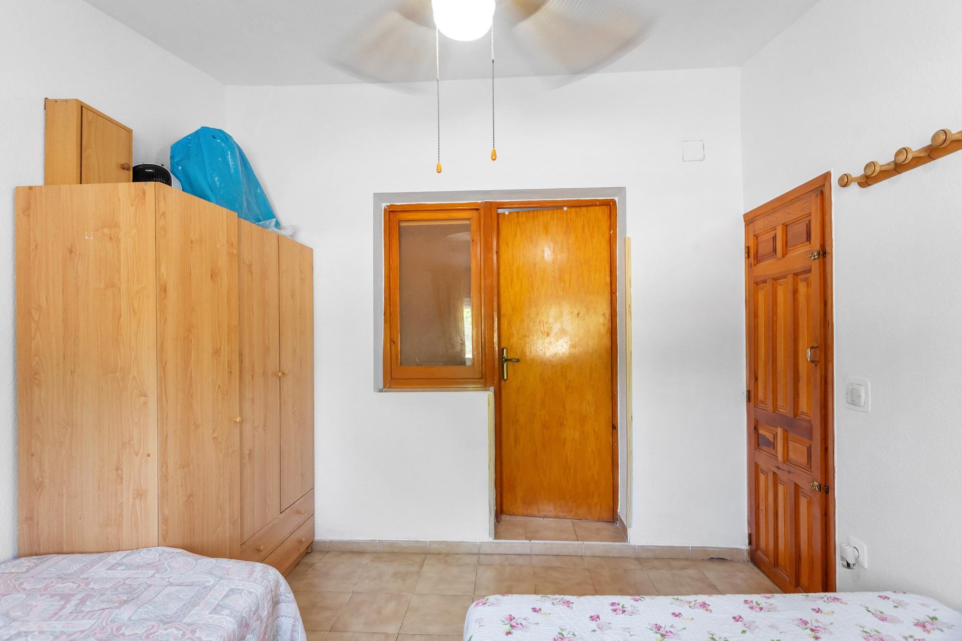 Ground-floor bungalow with terrace 400 metres from Los Náufragos beach – Torrevieja