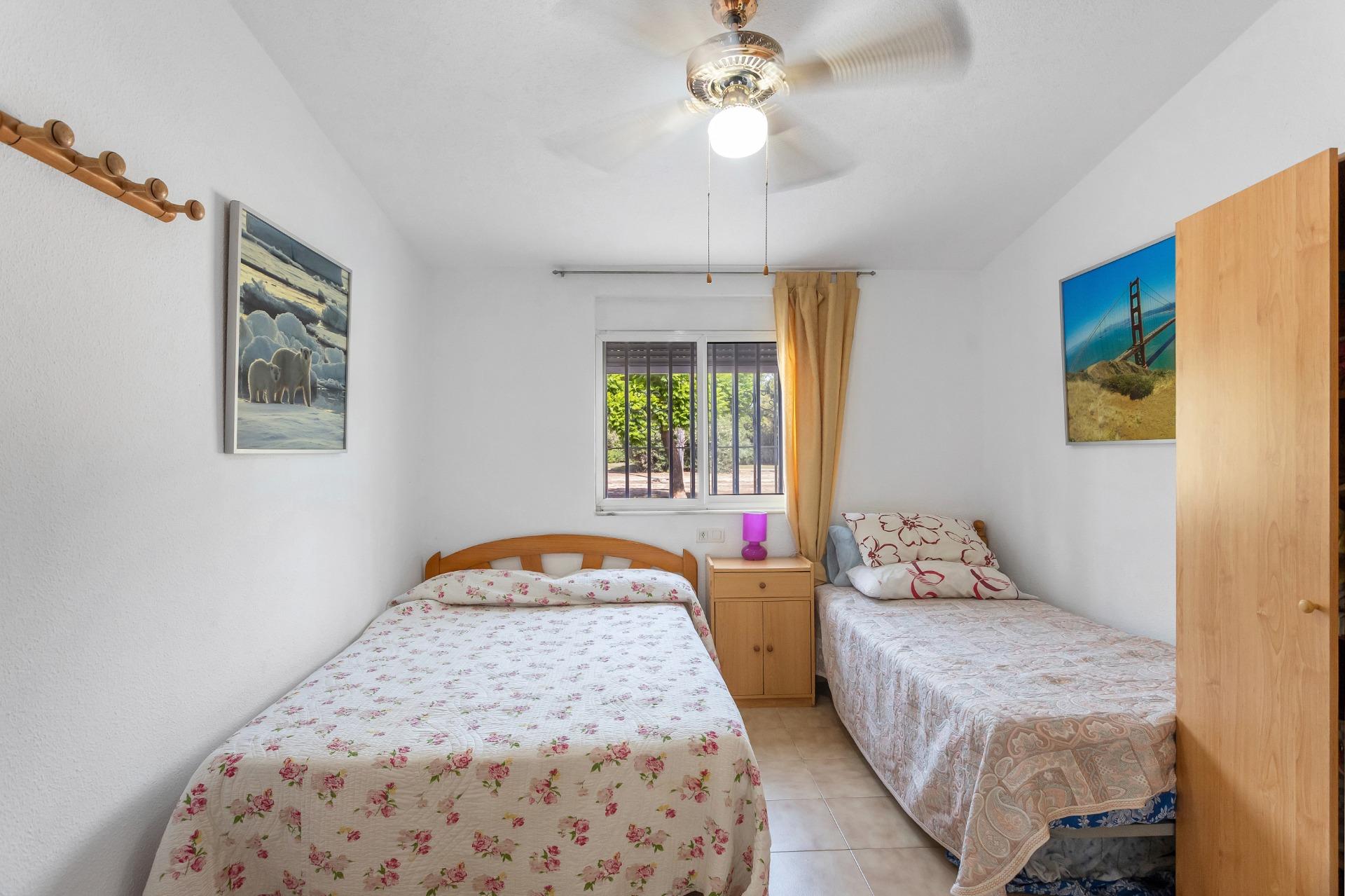 Ground-floor bungalow with terrace 400 metres from Los Náufragos beach – Torrevieja
