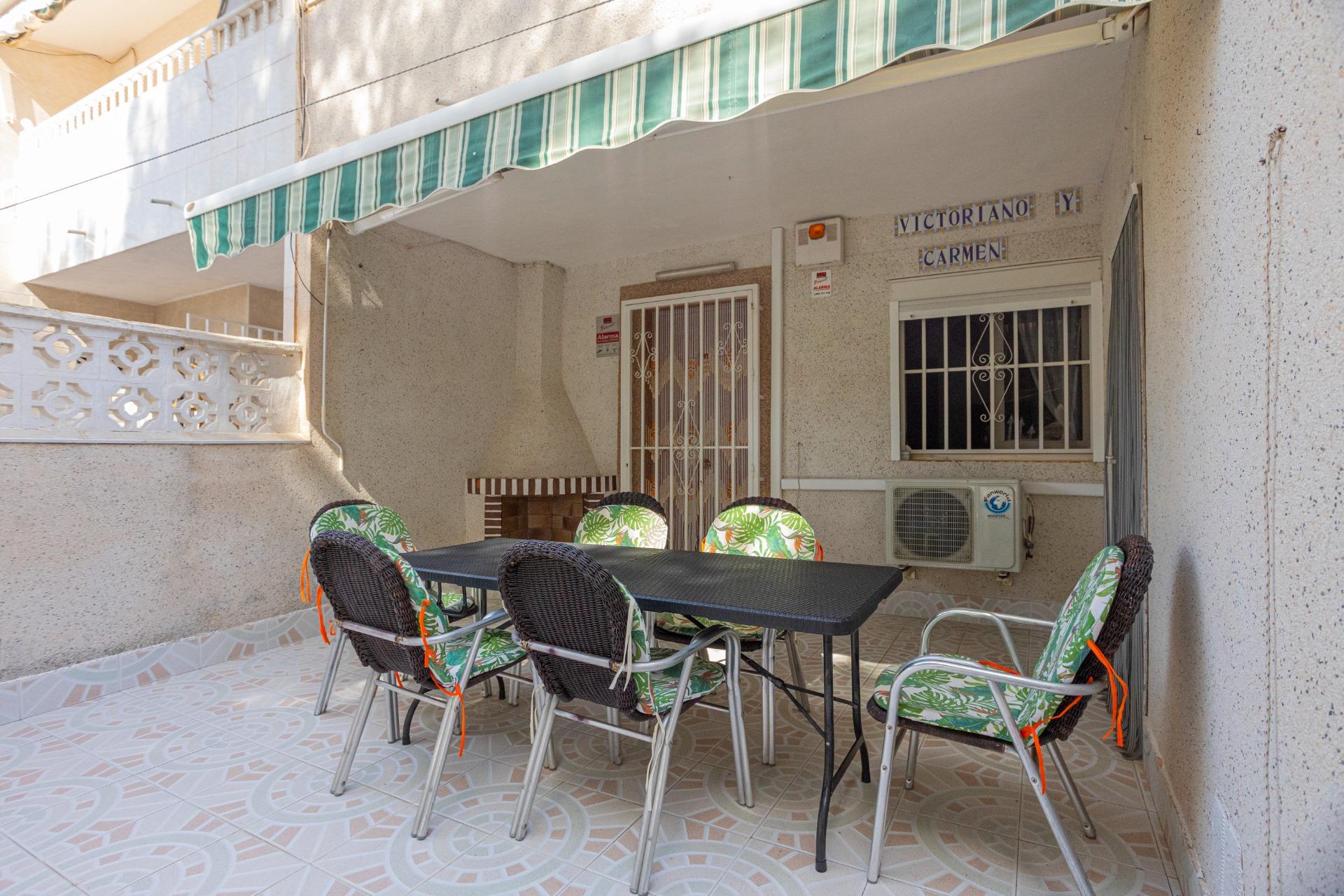 Ground-floor bungalow with terrace 400 metres from Los Náufragos beach – Torrevieja