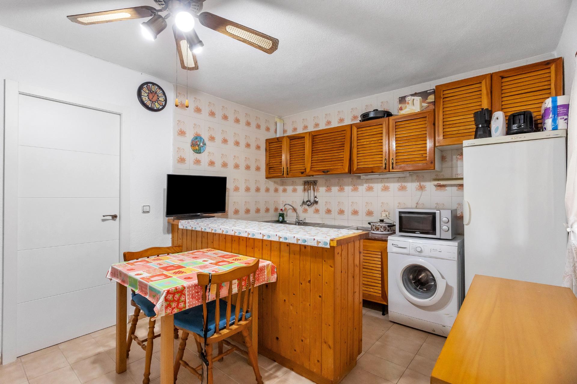 Ground-floor bungalow with terrace 400 metres from Los Náufragos beach – Torrevieja