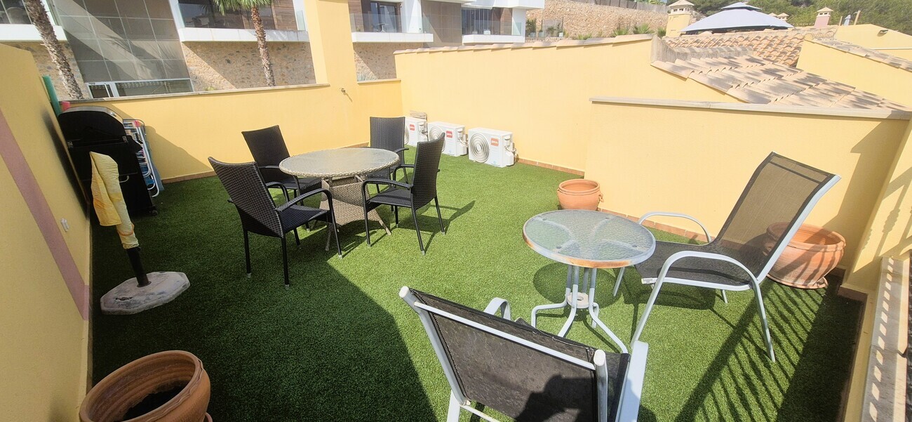 PENTHOUSE S PRIVÁTNÍM SOLÁRIEM A TURISTICKOU LICENCÍ – LAS RAMBLAS GOLF, ORIHUELA COSTA