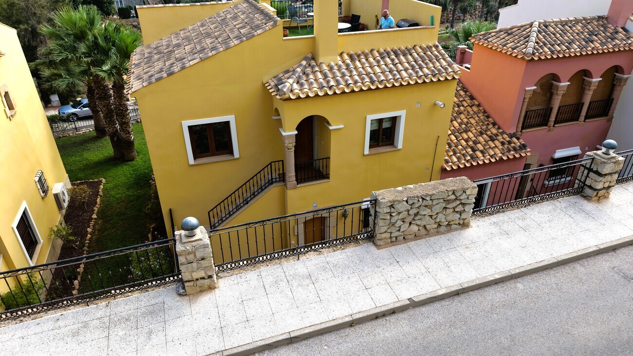 PENTHOUSE S PRIVÁTNÍM SOLÁRIEM A TURISTICKOU LICENCÍ – LAS RAMBLAS GOLF, ORIHUELA COSTA