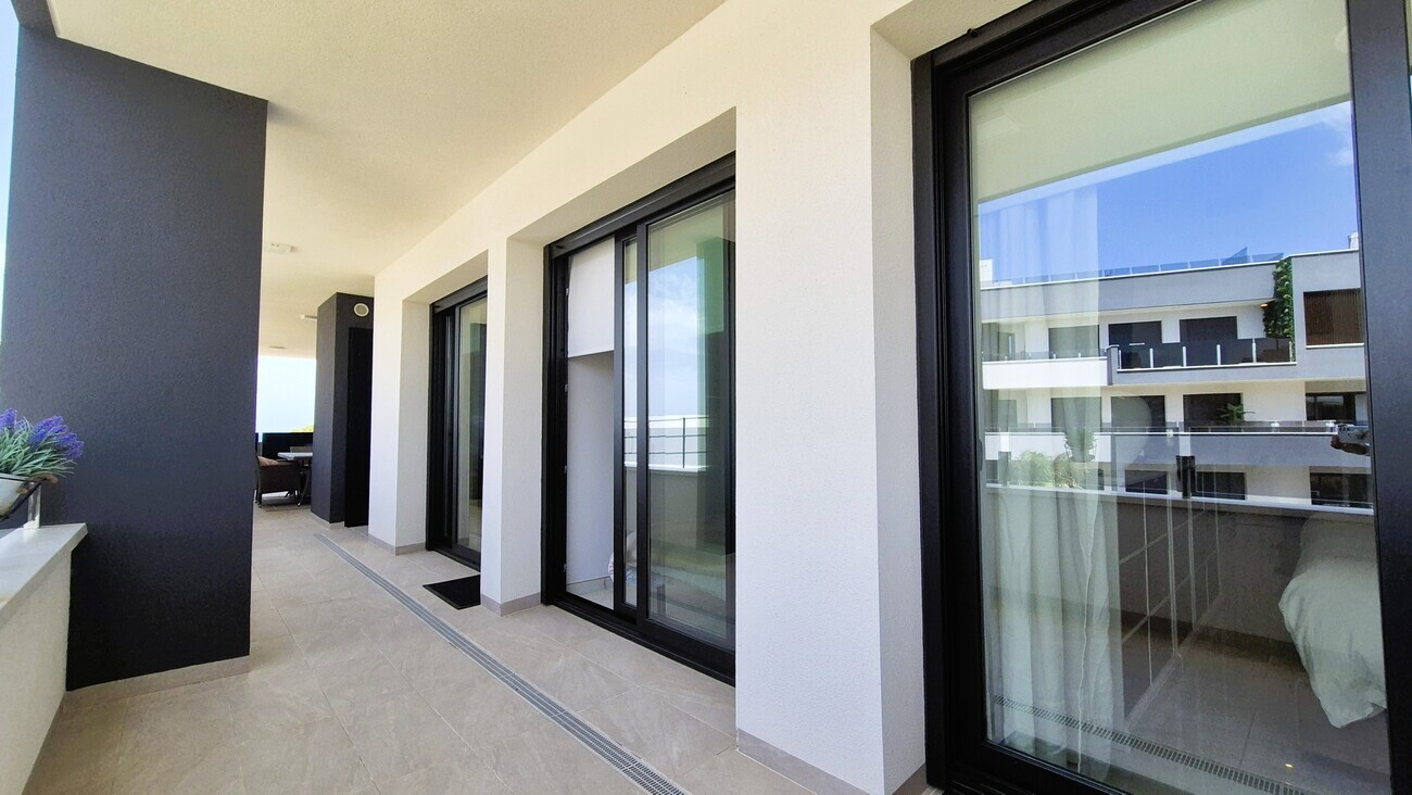 LUXUSNÍ APARTMÁN SE 3 LOŽNICEMI A PANORAMATICKÝM VÝHLEDEM NA MOŘE – AMANECER DELUXE, PLAYA FLAMENCA