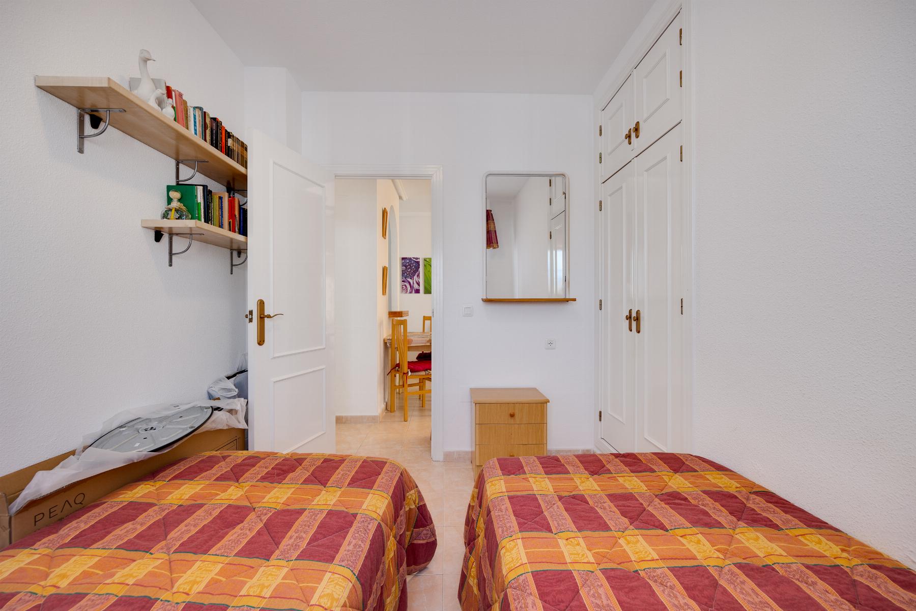 2-BEDROOM BUNGALOW WITH SOUTH-FACING TERRACE AND COMMUNAL POOL – PLAYA DE LOS NÁUFRAGOS, TORREVIEJA