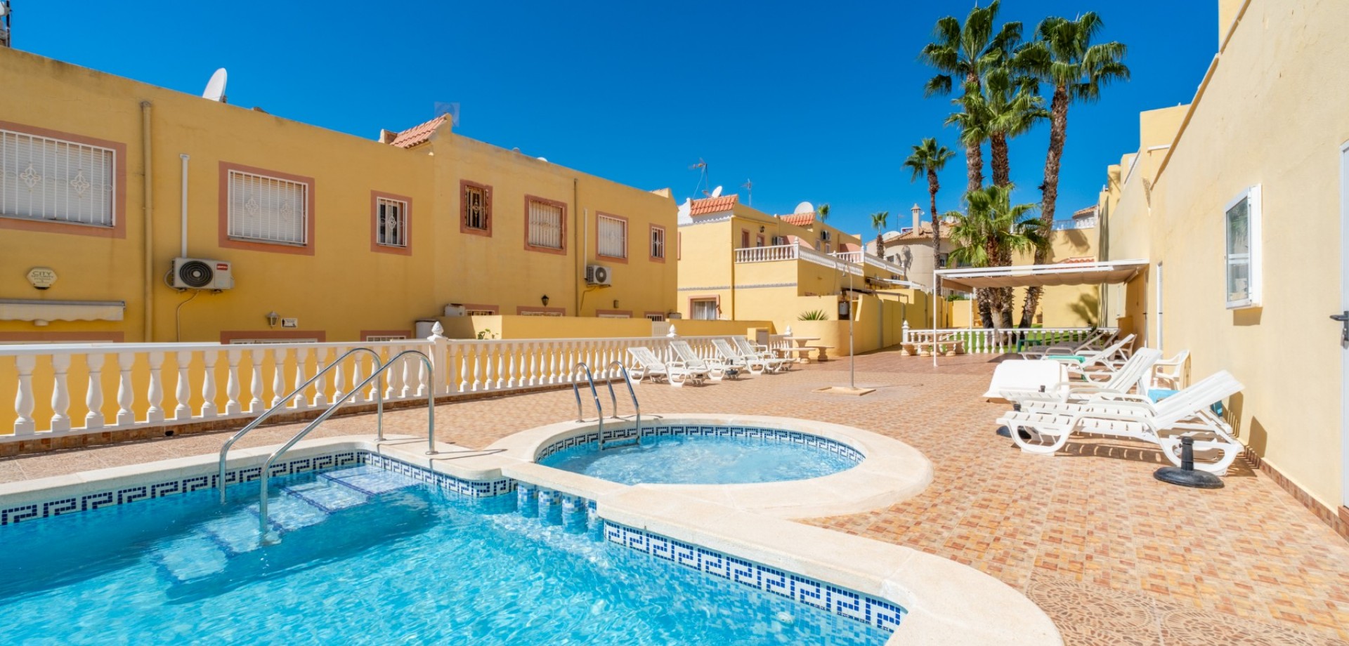 2-BEDROOM TOWNHOUSE WITH TERRACES AND COMMUNAL POOL – LAS FILIPINAS, ORIHUELA COSTA