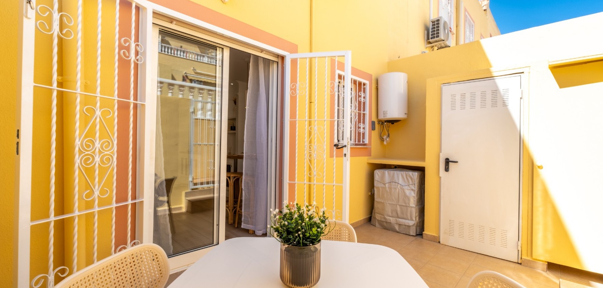2-BEDROOM TOWNHOUSE WITH TERRACES AND COMMUNAL POOL – LAS FILIPINAS, ORIHUELA COSTA