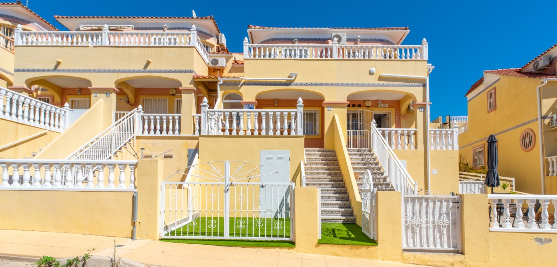 2-BEDROOM TOWNHOUSE WITH TERRACES AND COMMUNAL POOL – LAS FILIPINAS, ORIHUELA COSTA