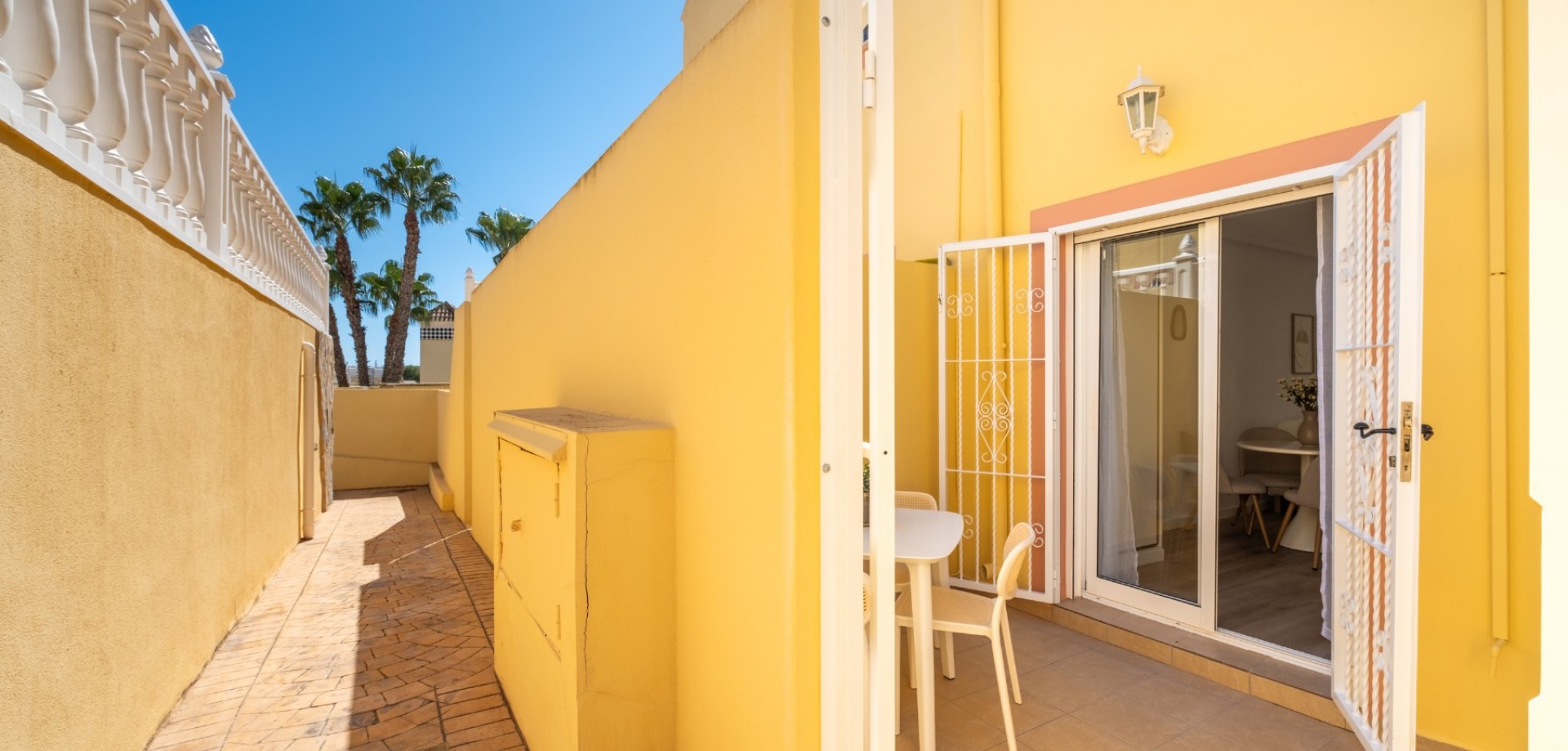 2-BEDROOM TOWNHOUSE WITH TERRACES AND COMMUNAL POOL – LAS FILIPINAS, ORIHUELA COSTA