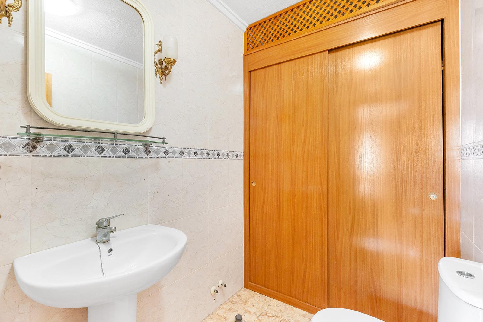 3-BEDROOM PENTHOUSE WITH SOUTH-FACING TERRACE, COMMUNAL POOL AND GARAGE – PLAYA DEL CURA, TORREVIEJA