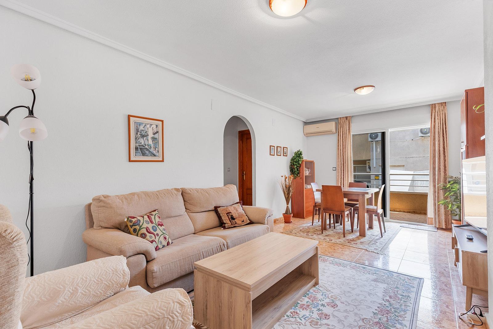 3-BEDROOM PENTHOUSE WITH SOUTH-FACING TERRACE, COMMUNAL POOL AND GARAGE – PLAYA DEL CURA, TORREVIEJA