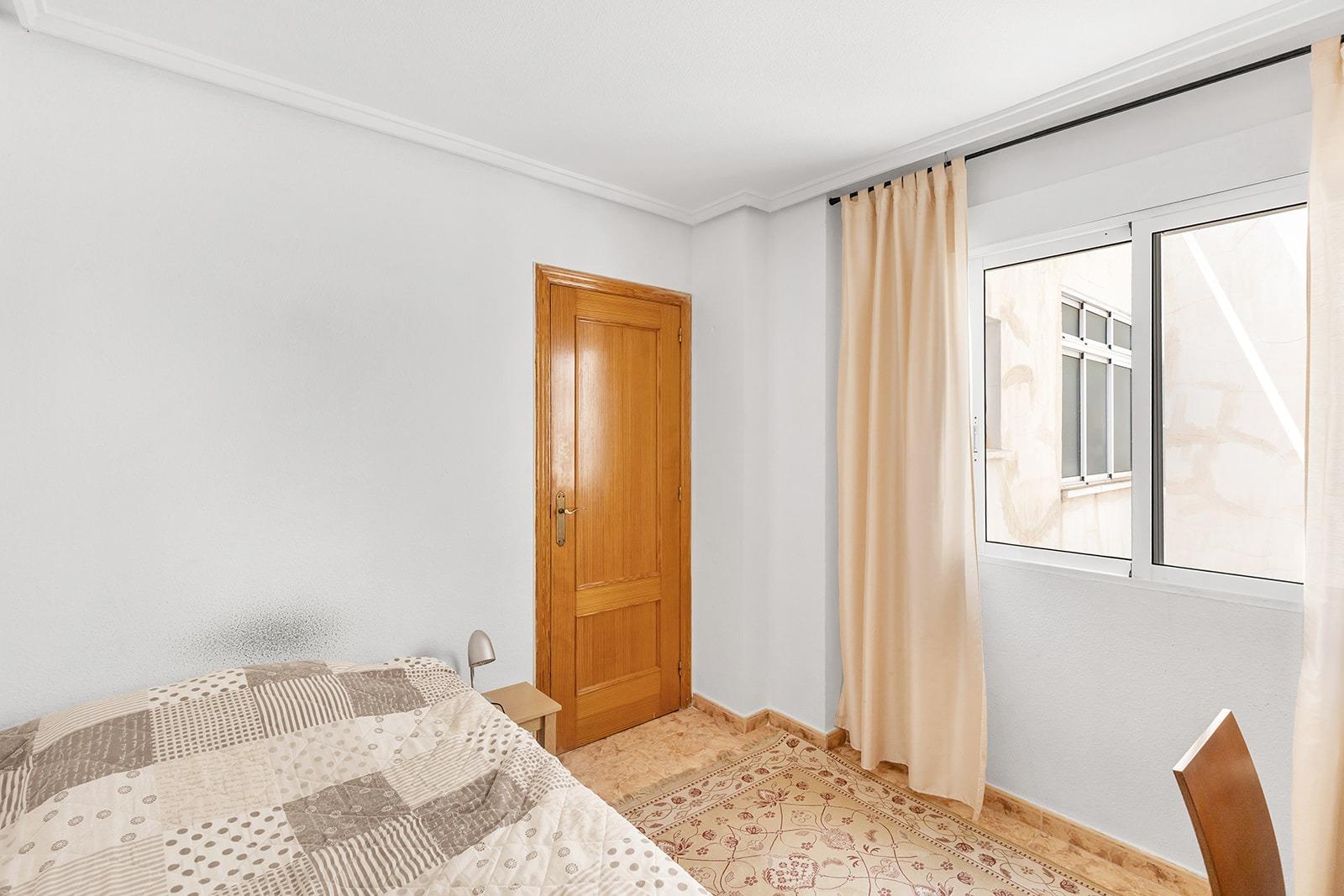 3-BEDROOM PENTHOUSE WITH SOUTH-FACING TERRACE, COMMUNAL POOL AND GARAGE – PLAYA DEL CURA, TORREVIEJA