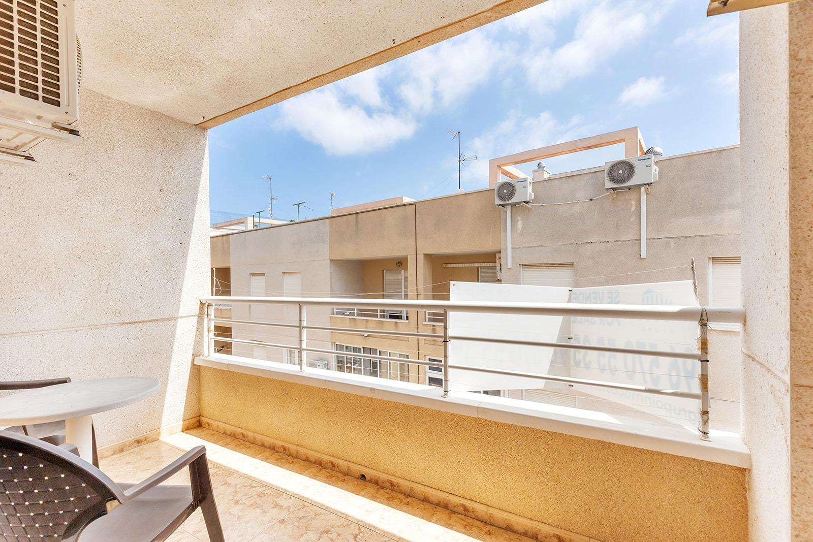 3-BEDROOM PENTHOUSE WITH SOUTH-FACING TERRACE, COMMUNAL POOL AND GARAGE – PLAYA DEL CURA, TORREVIEJA