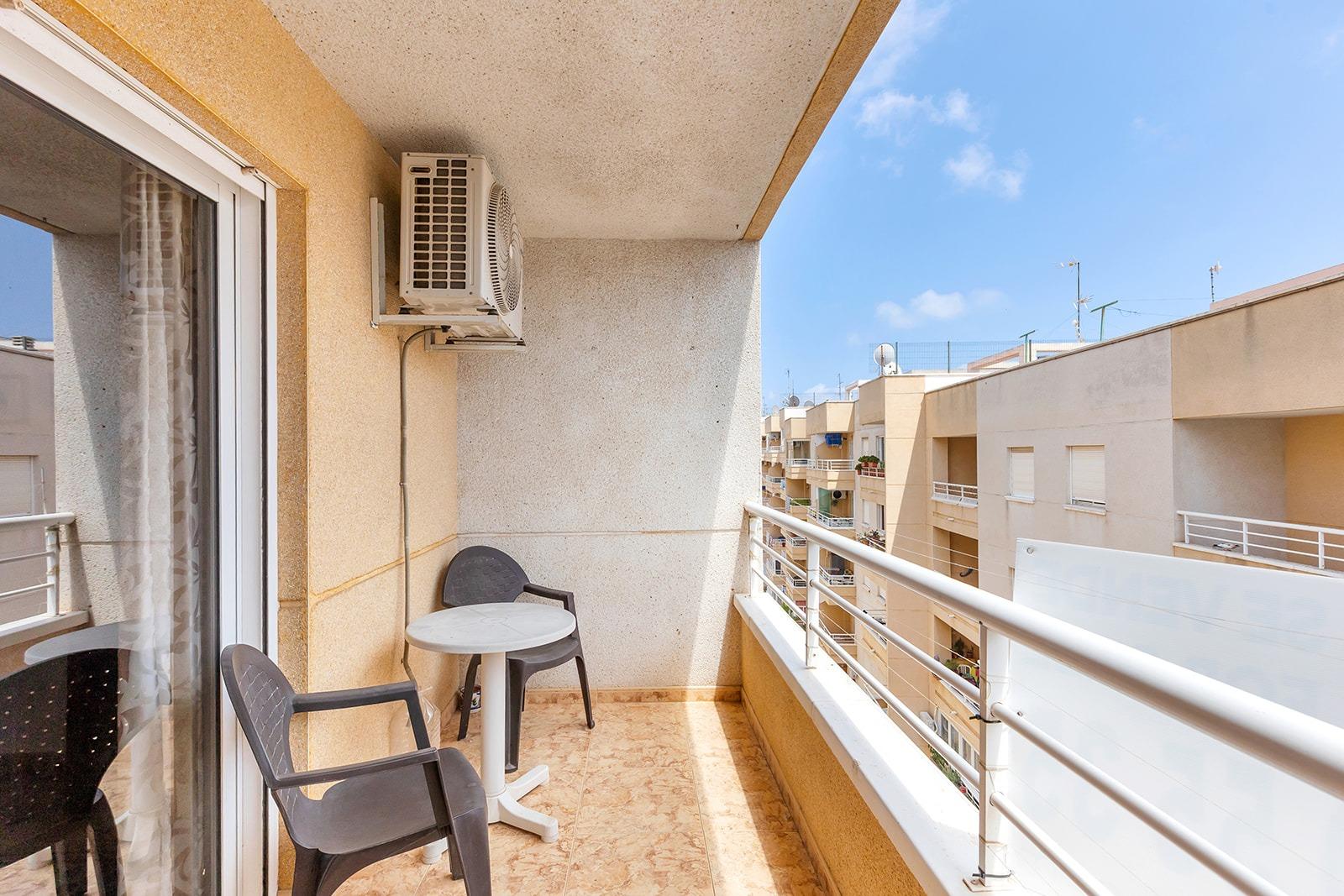 3-BEDROOM PENTHOUSE WITH SOUTH-FACING TERRACE, COMMUNAL POOL AND GARAGE – PLAYA DEL CURA, TORREVIEJA