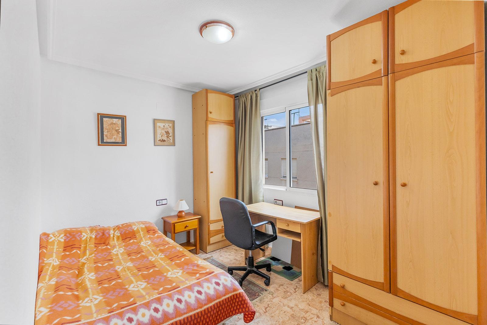 3-BEDROOM PENTHOUSE WITH SOUTH-FACING TERRACE, COMMUNAL POOL AND GARAGE – PLAYA DEL CURA, TORREVIEJA