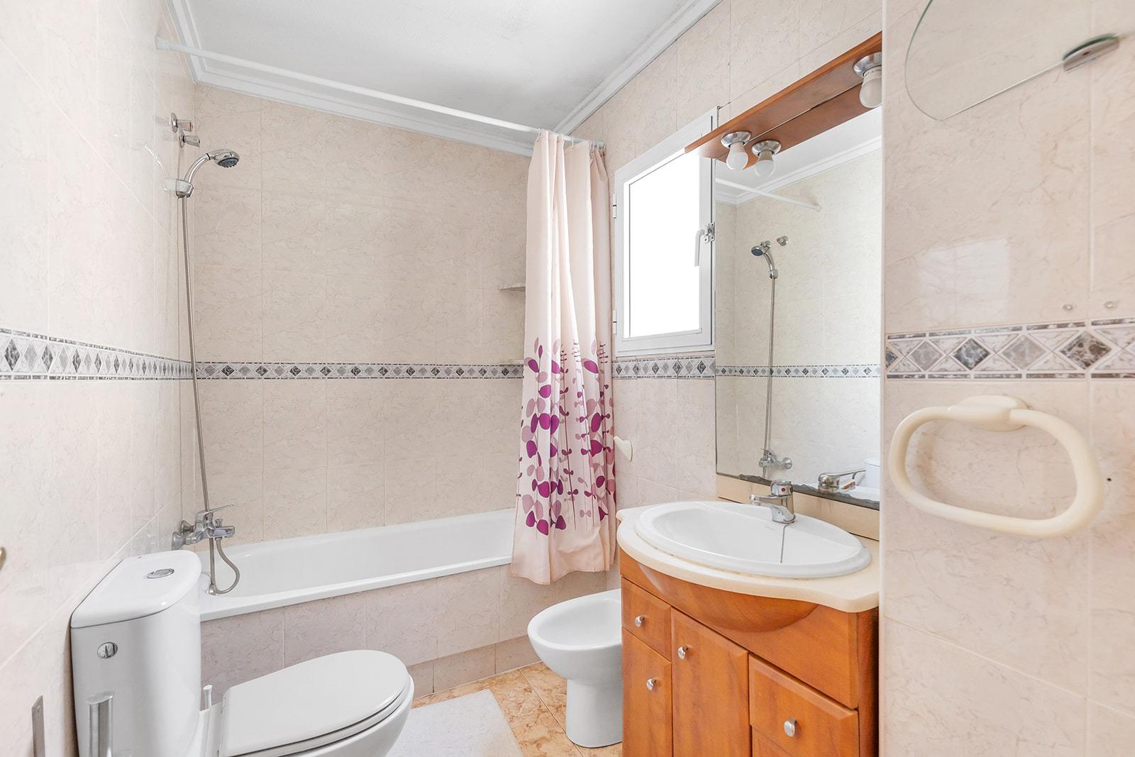 3-BEDROOM PENTHOUSE WITH SOUTH-FACING TERRACE, COMMUNAL POOL AND GARAGE – PLAYA DEL CURA, TORREVIEJA