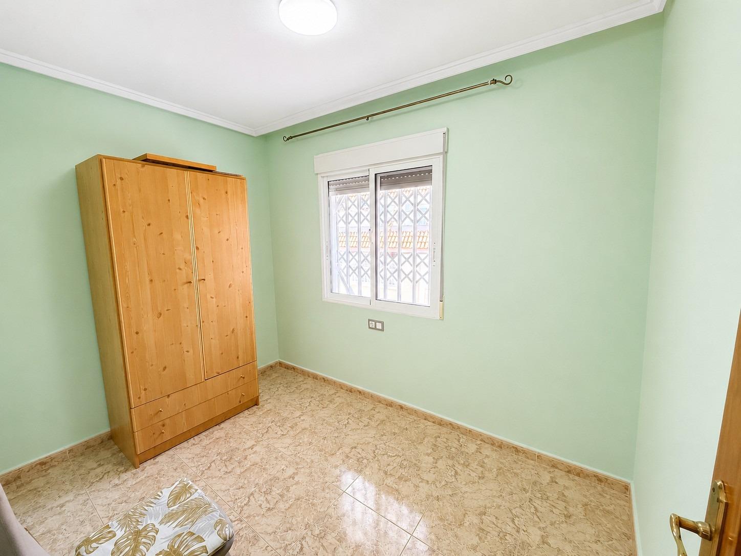 3-BEDROOM PENTHOUSE WITH LARGE 36 M² TERRACE AND COMMUNAL POOL – TORREVIEJA