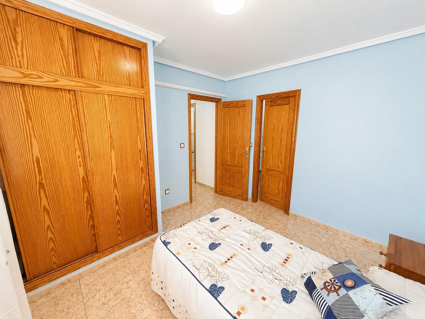 3-BEDROOM PENTHOUSE WITH LARGE 36 M² TERRACE AND COMMUNAL POOL – TORREVIEJA