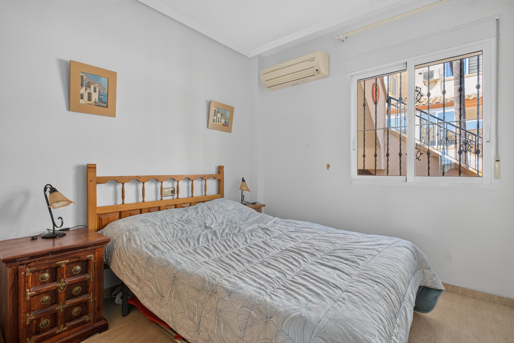 SINGLE-LEVEL 2-BEDROOM TOWNHOUSE WITH 2 TERRACES AND 55 M² PRIVATE SOLARIUM – LOS DOLSES / VILLAMARTÍN, ORIHUELA COSTA