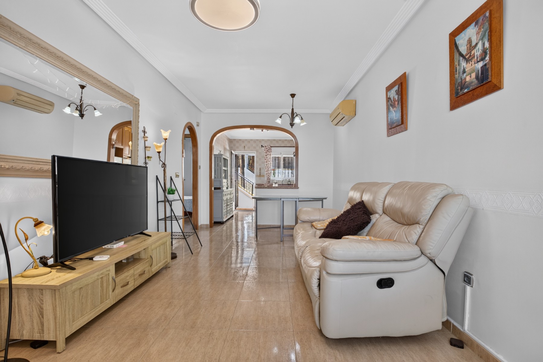 SINGLE-LEVEL 2-BEDROOM TOWNHOUSE WITH 2 TERRACES AND 55 M² PRIVATE SOLARIUM – LOS DOLSES / VILLAMARTÍN, ORIHUELA COSTA