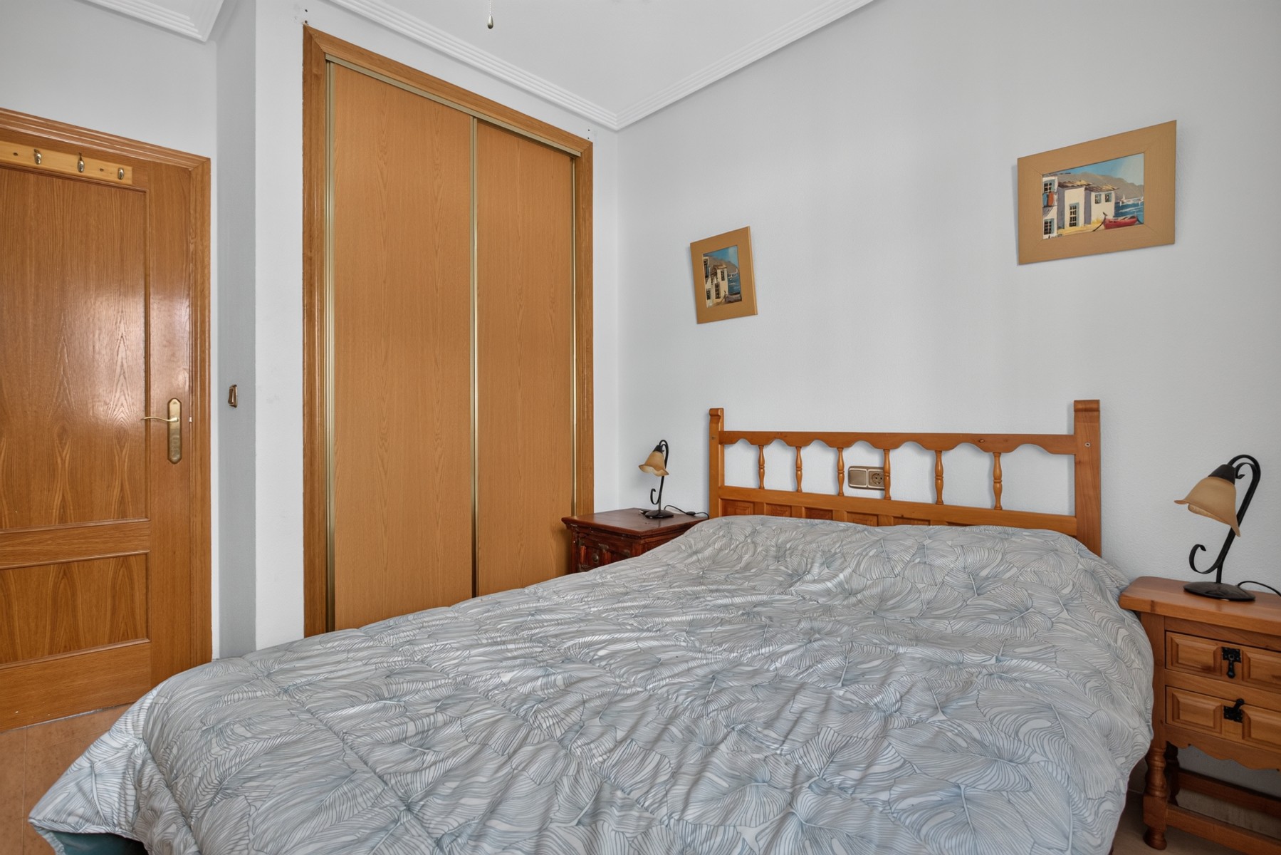 SINGLE-LEVEL 2-BEDROOM TOWNHOUSE WITH 2 TERRACES AND 55 M² PRIVATE SOLARIUM – LOS DOLSES / VILLAMARTÍN, ORIHUELA COSTA