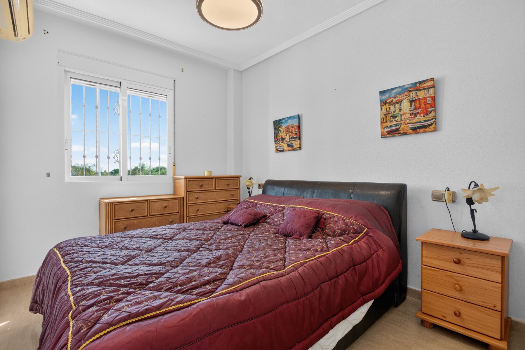 SINGLE-LEVEL 2-BEDROOM TOWNHOUSE WITH 2 TERRACES AND 55 M² PRIVATE SOLARIUM – LOS DOLSES / VILLAMARTÍN, ORIHUELA COSTA