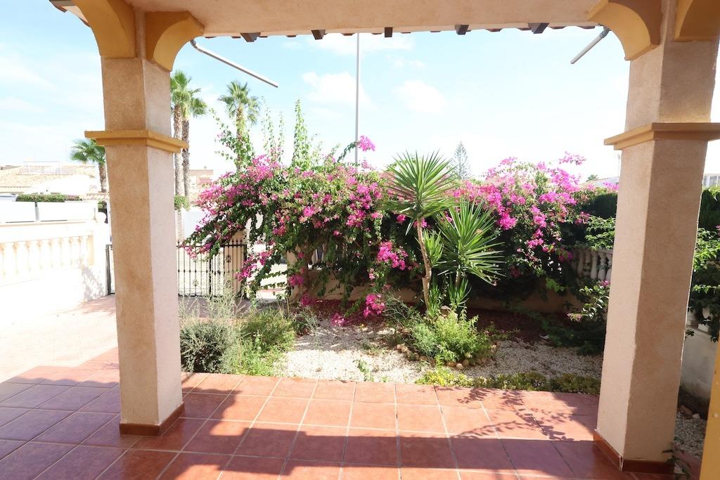 2-BEDROOM TOWNHOUSE WITH GARDEN, TERRACES AND SEA-VIEW SOLARIUM – PLAYA FLAMENCA, ORIHUELA COSTA