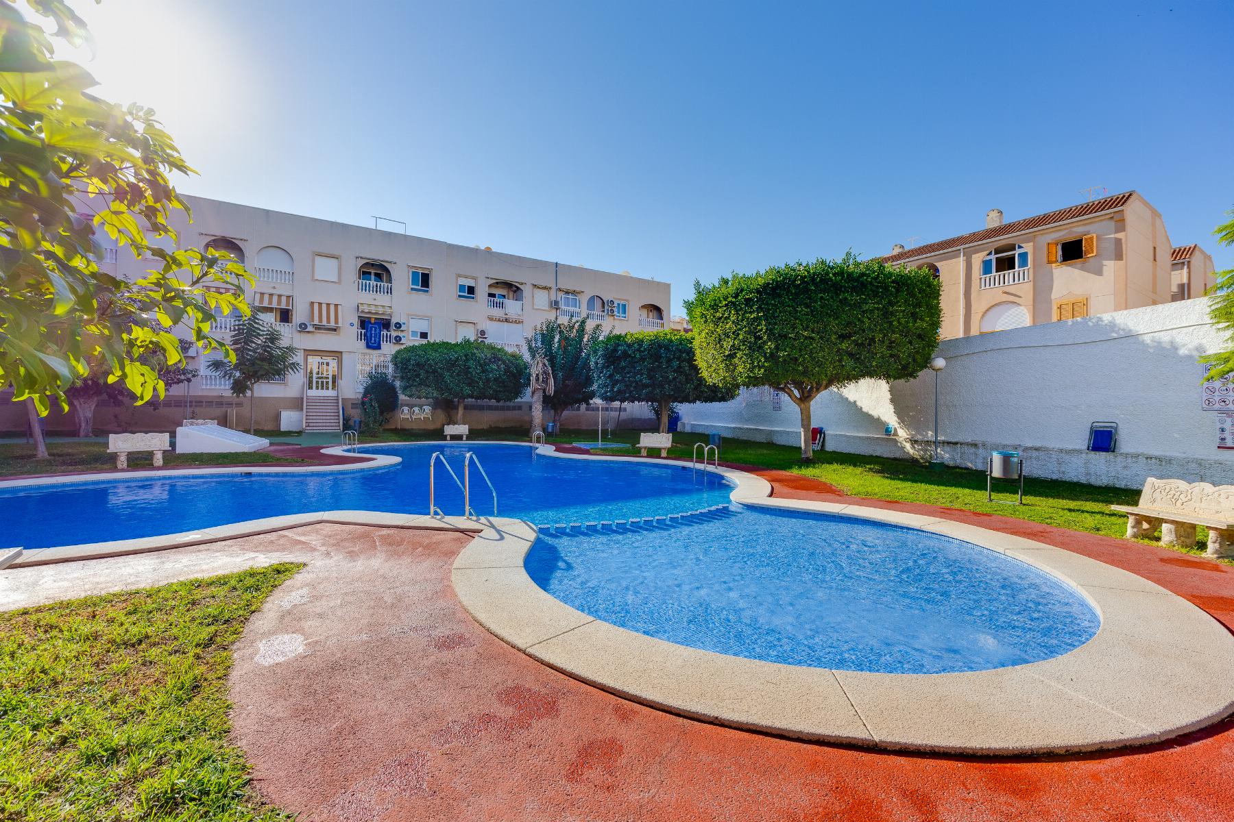 PENTHOUSE SE 2 LOŽNICEMI, TERASOU, GARÁŽÍ A BAZÉNEM – ACEQUIÓN, TORREVIEJA