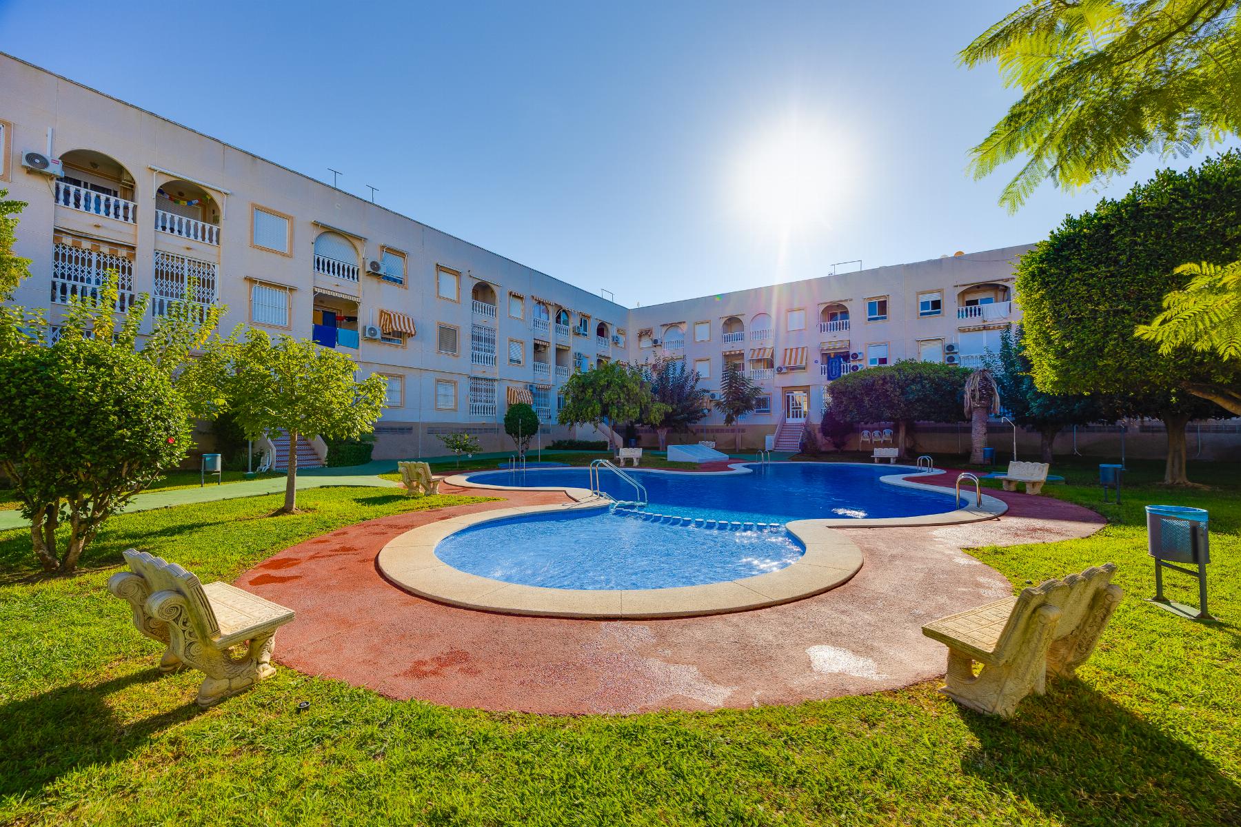 PENTHOUSE SE 2 LOŽNICEMI, TERASOU, GARÁŽÍ A BAZÉNEM – ACEQUIÓN, TORREVIEJA