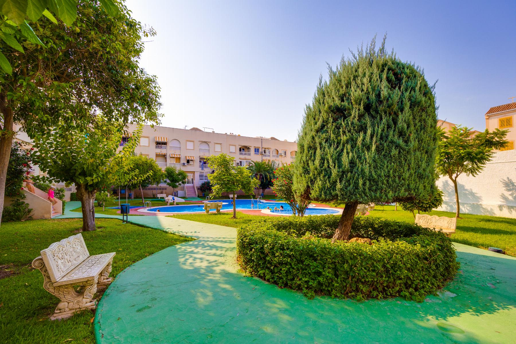 PENTHOUSE SE 2 LOŽNICEMI, TERASOU, GARÁŽÍ A BAZÉNEM – ACEQUIÓN, TORREVIEJA