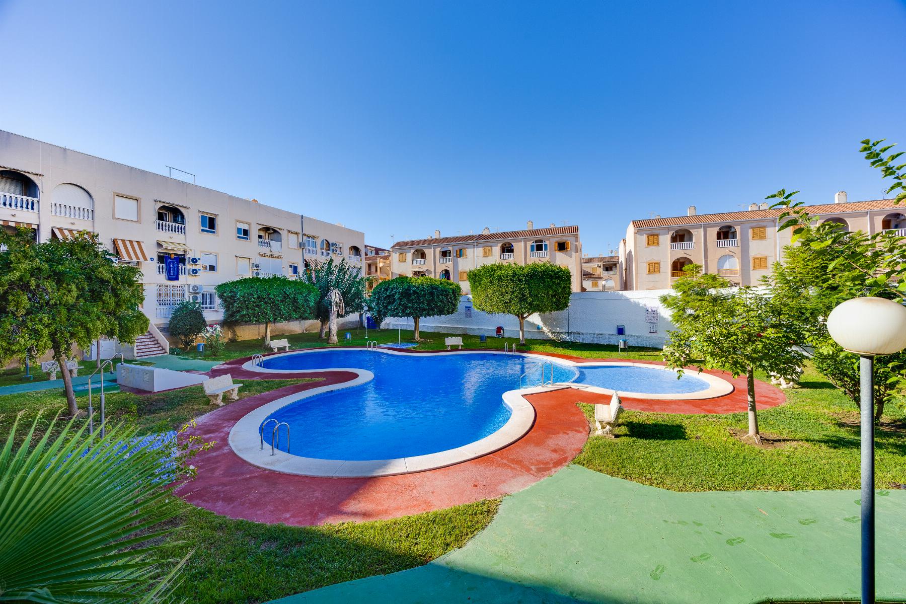 PENTHOUSE SE 2 LOŽNICEMI, TERASOU, GARÁŽÍ A BAZÉNEM – ACEQUIÓN, TORREVIEJA