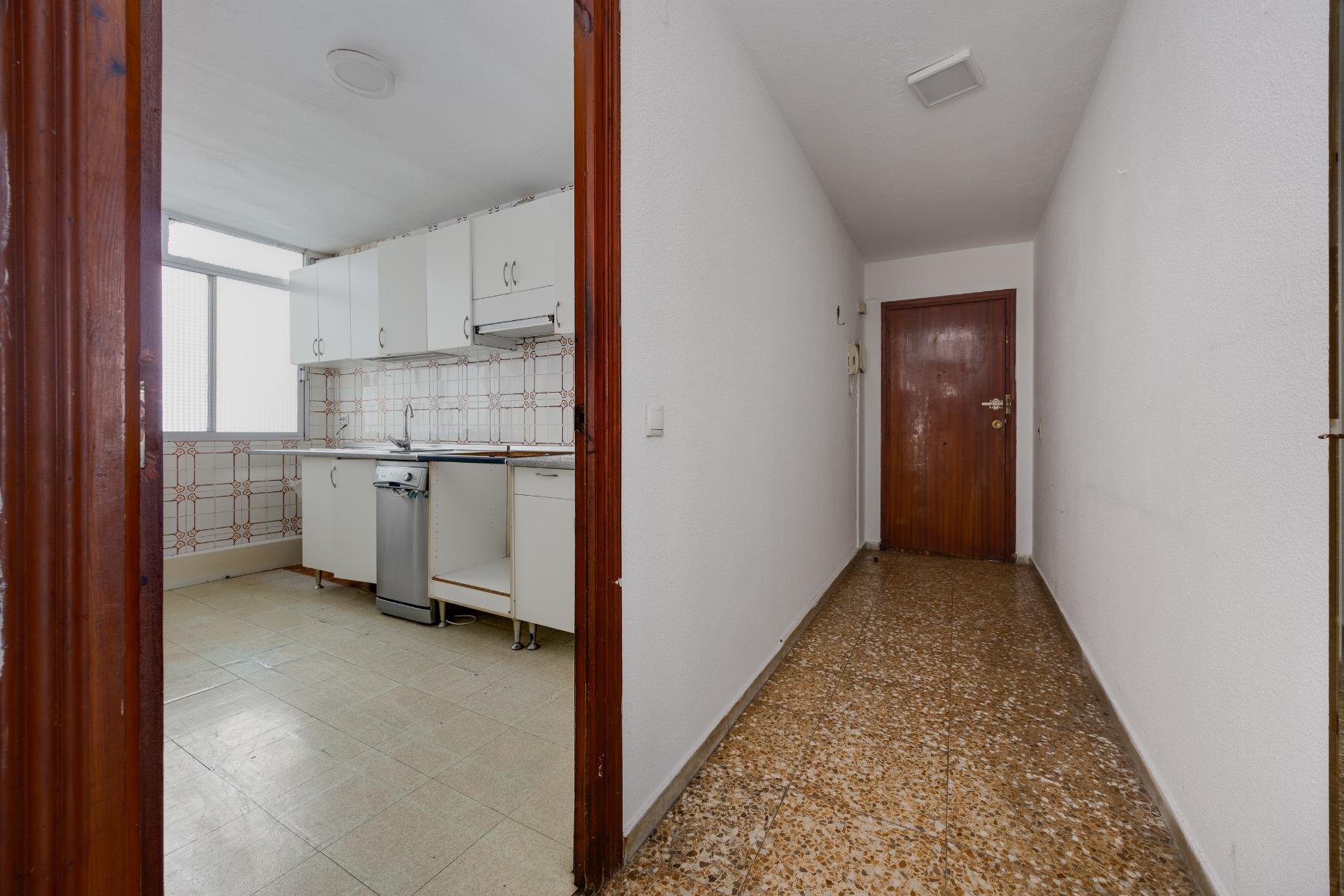 APARTMÁN SE 3 LOŽNICEMI A VÝHLEDEM NA MOŘE – 100 M OD PLÁŽE ACEQUIÓN, TORREVIEJA