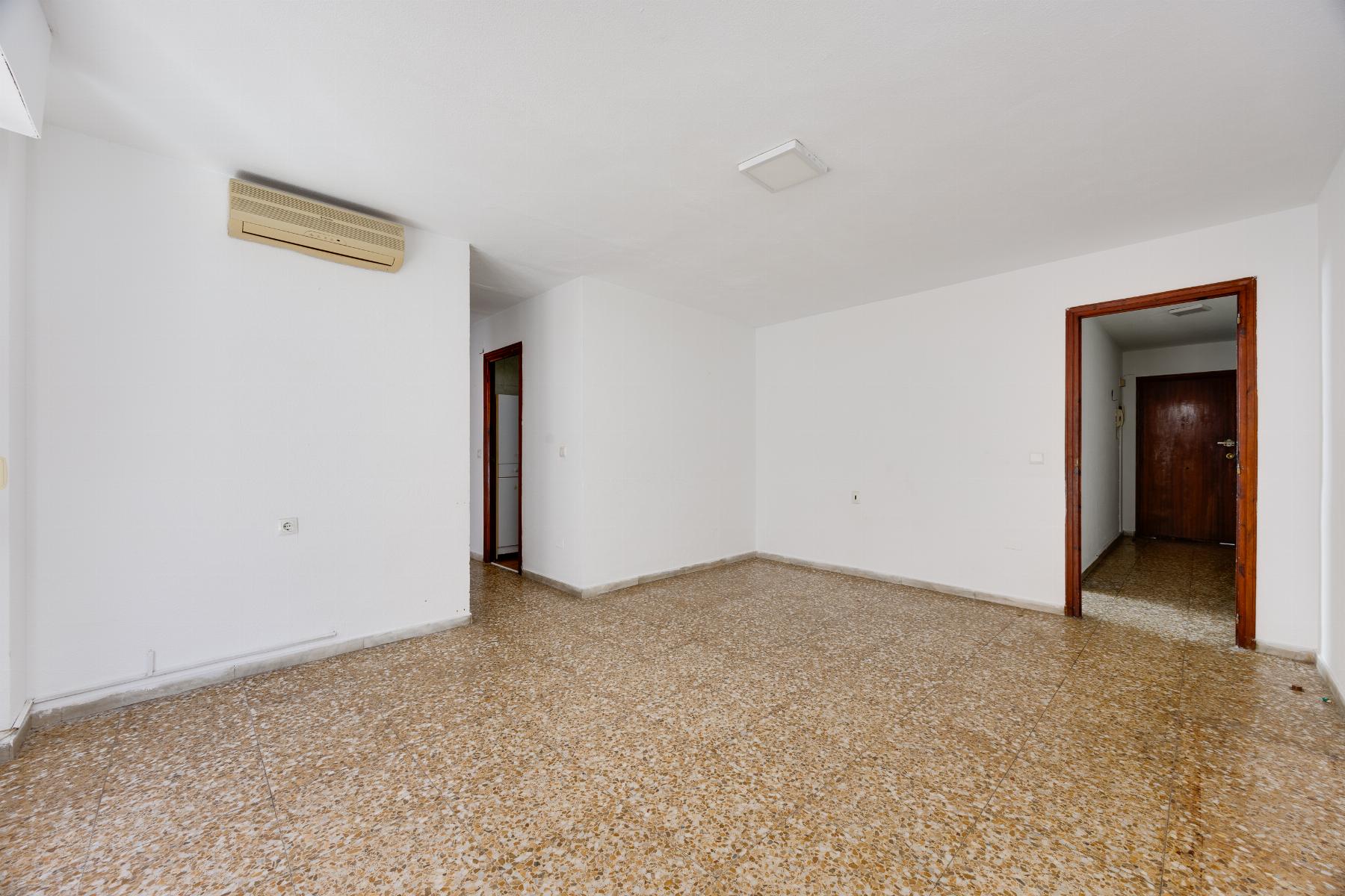 APARTMÁN SE 3 LOŽNICEMI A VÝHLEDEM NA MOŘE – 100 M OD PLÁŽE ACEQUIÓN, TORREVIEJA