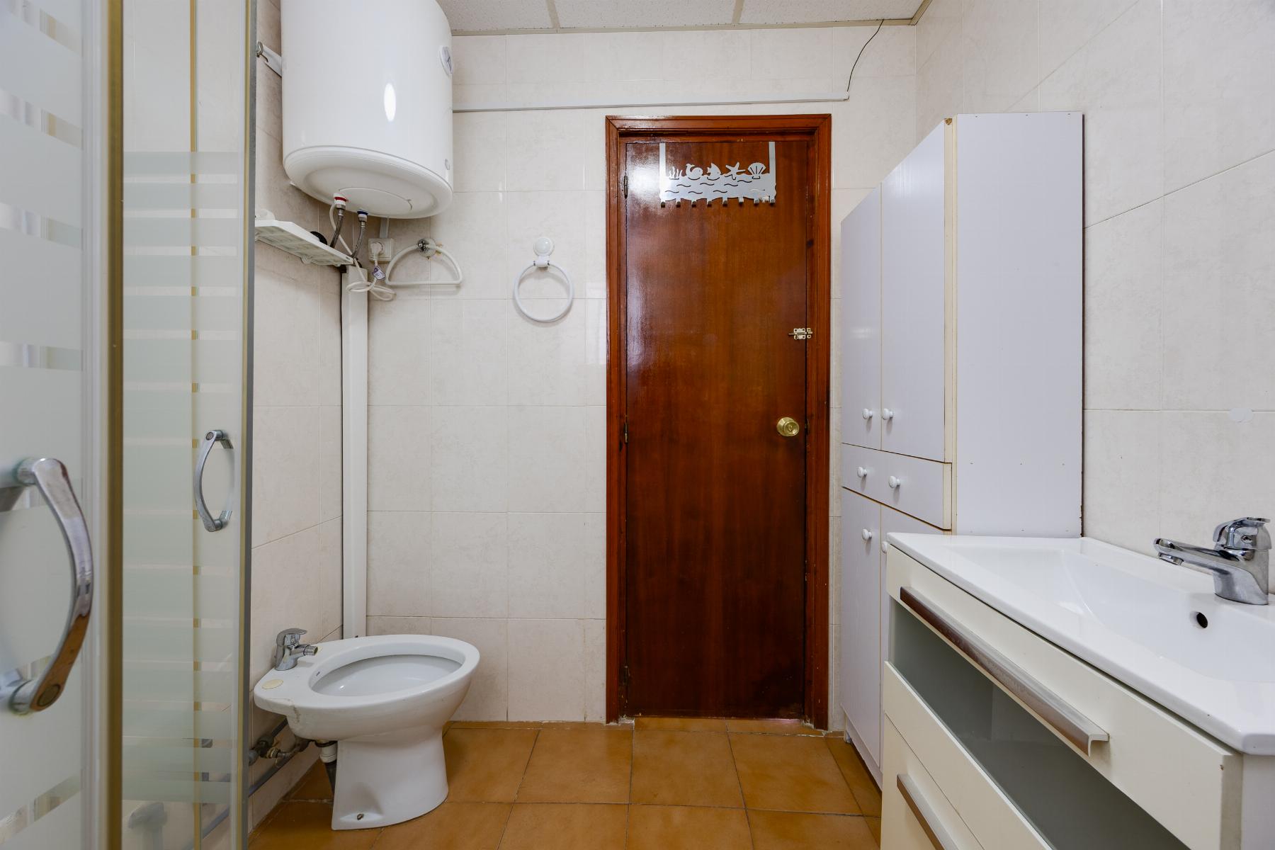 APARTMÁN SE 3 LOŽNICEMI A VÝHLEDEM NA MOŘE – 100 M OD PLÁŽE ACEQUIÓN, TORREVIEJA