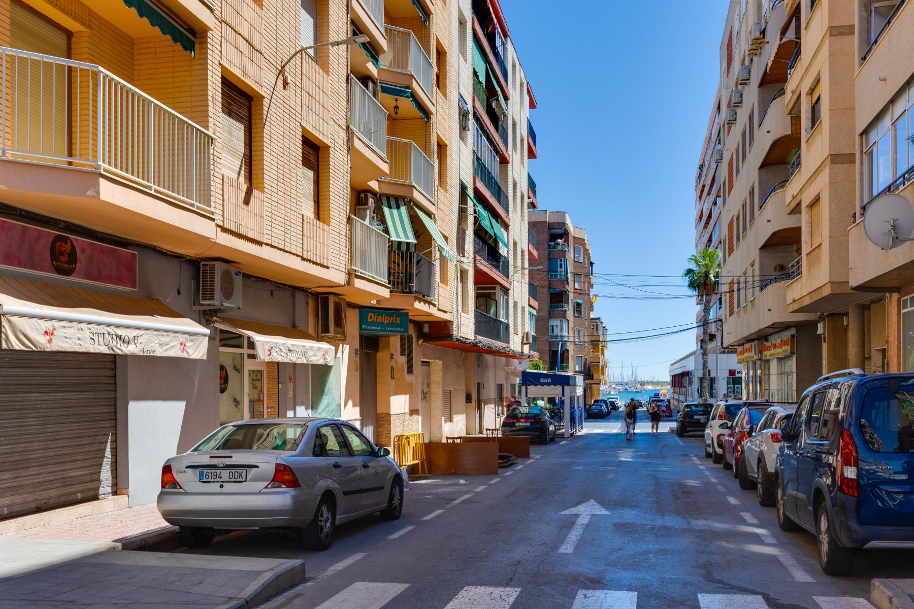 APARTMÁN SE 3 LOŽNICEMI A VÝHLEDEM NA MOŘE – 100 M OD PLÁŽE ACEQUIÓN, TORREVIEJA